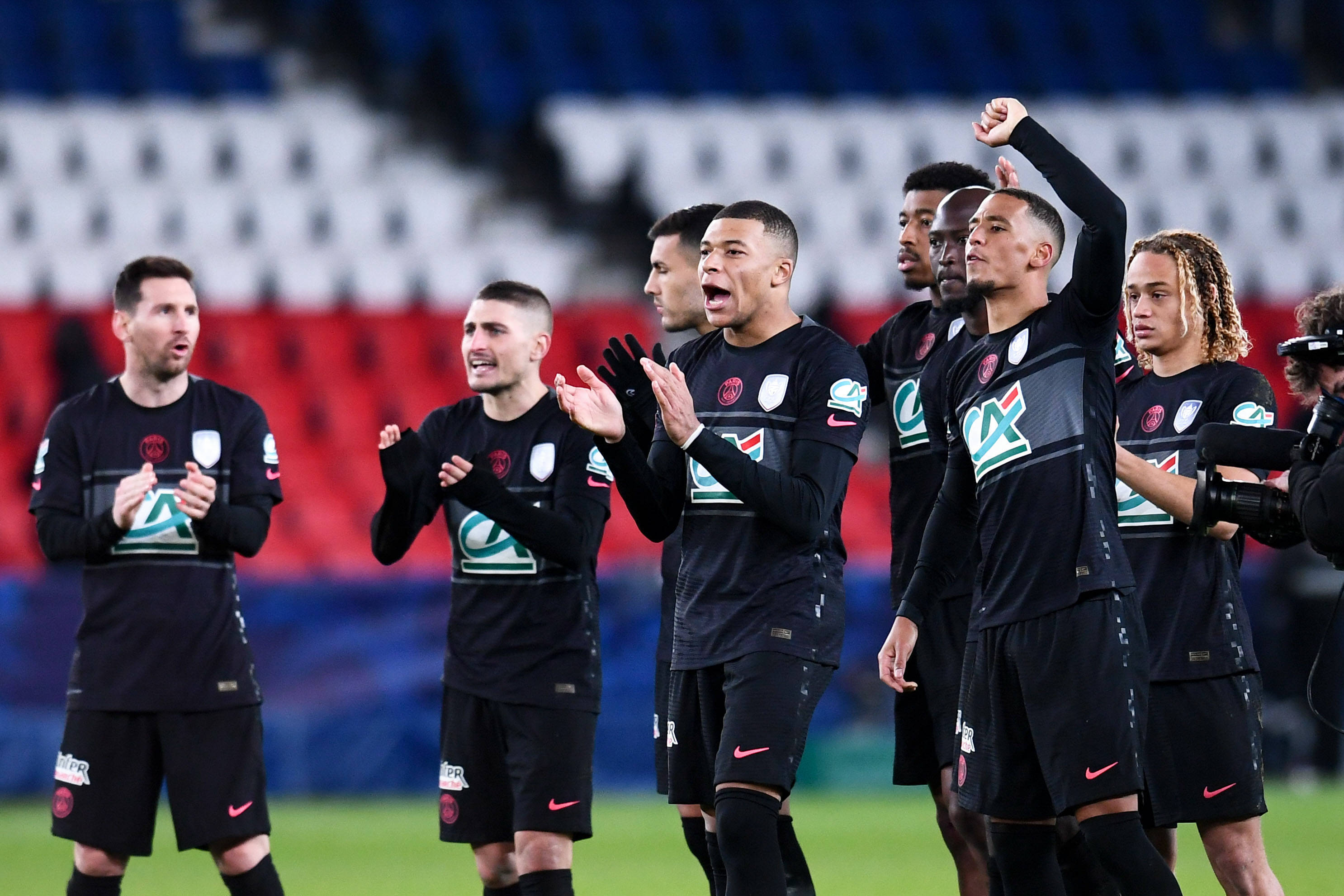 lol中国总决赛-国际比赛日塞维利亚备战法国杯，更衣室发声细节曝光，管理层满意，赛程密集仍需轮换(周五005西班牙人vs塞维利亚)