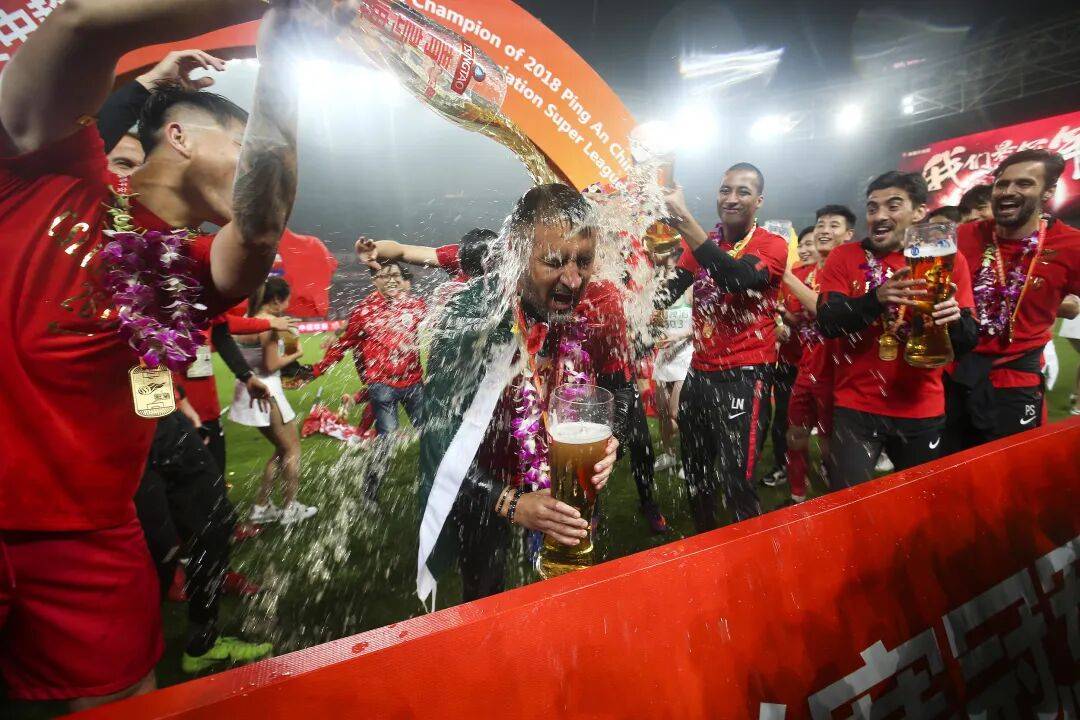 英雄联盟投注-包含上海海港迎英超关键赛，集结日队长鼓劲，震撼外界，球队文化再被提及的词条