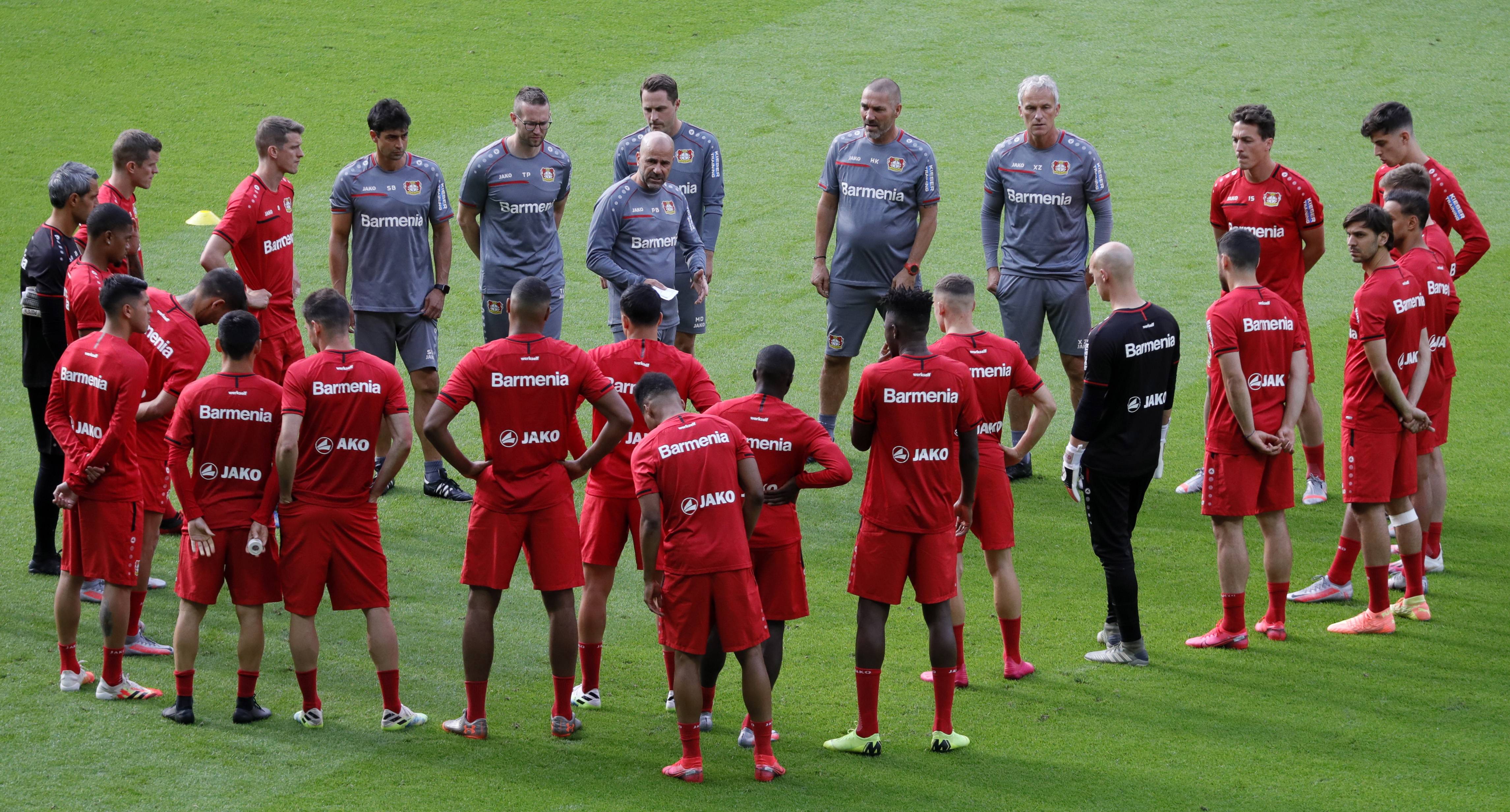 LOL官网-赛前阿贾克斯备战德国杯；刷新队史纪录细节曝光；赛场秩序良好；纪律约束更严格的简单介绍