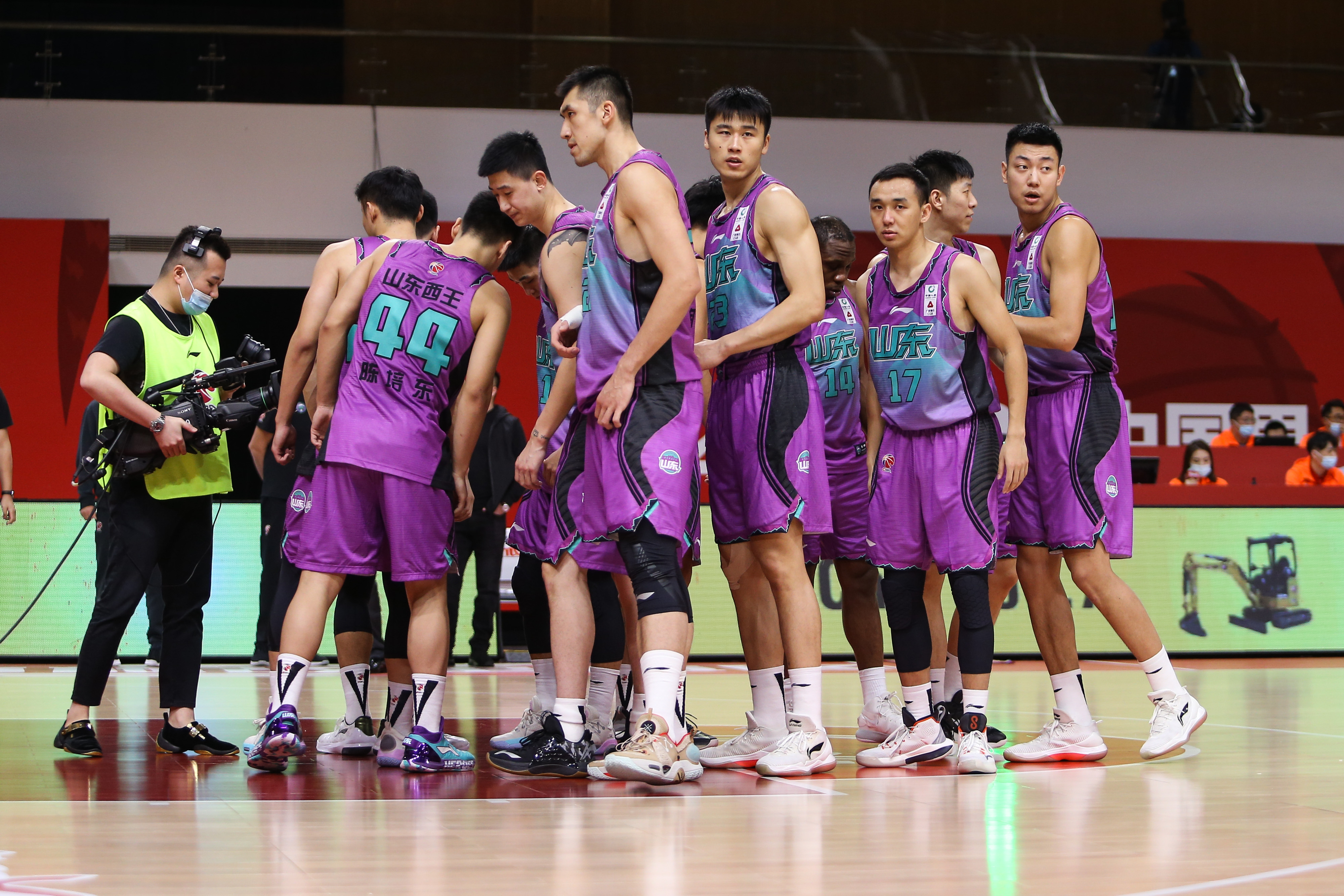 lol官方-山东男篮内部会议纪要流出——赛前止住颓势，德甲使命明确，资深球员宣示担当的简单介绍
